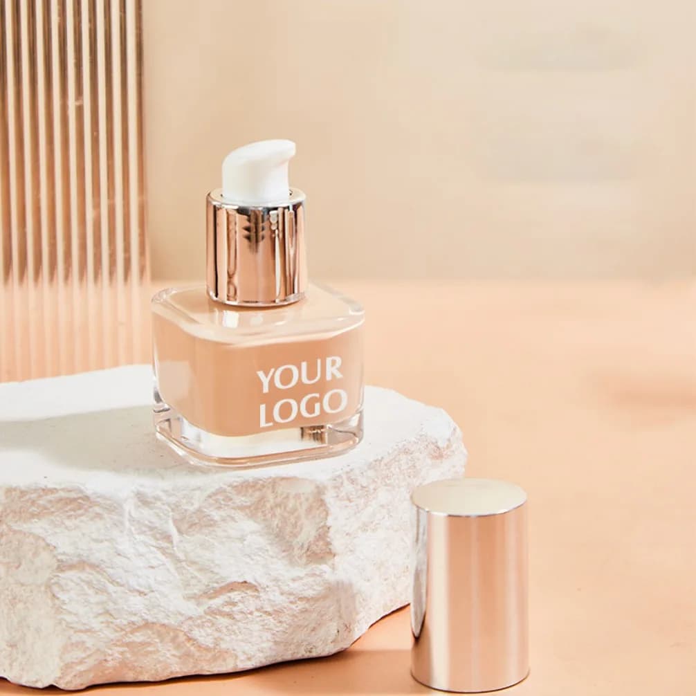 Fondotinta con finitura naturale a lunga durata da 30 ml Etichetta privata Logo personalizzato Fondotinta viso sfuso all'ingrosso per trucco vegano cruelty free