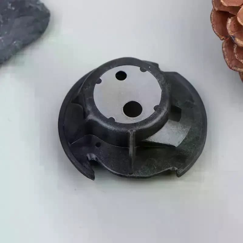 Shells Hook Bobbin Case Multifunctional Rotating Hook Bobbin Case Home Sewing Machine Part For XE7560001/XC3152221