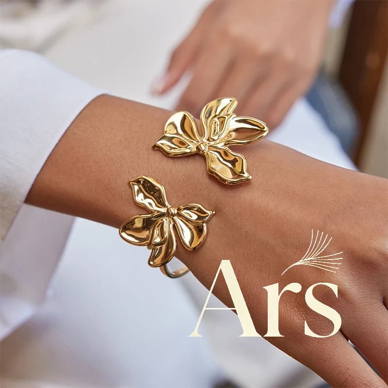Ars Bracciale con polsino a forma di fiore in acciaio inossidabile, collana, anello, orecchini coordinati per donna, collana con bracciale placcato oro, set di orecchini ad anello