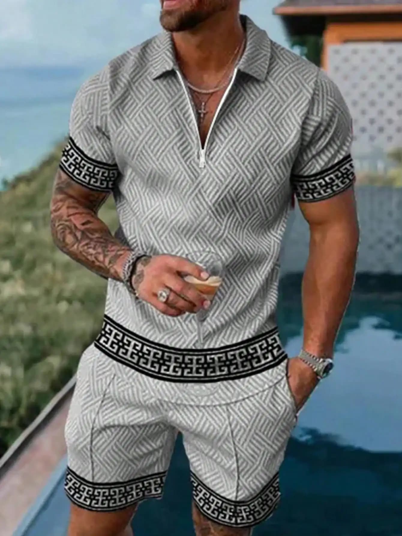 Set Estivo Casual da Uomo: Polo con Motivi Geometrici Jacquard e Pantaloncini