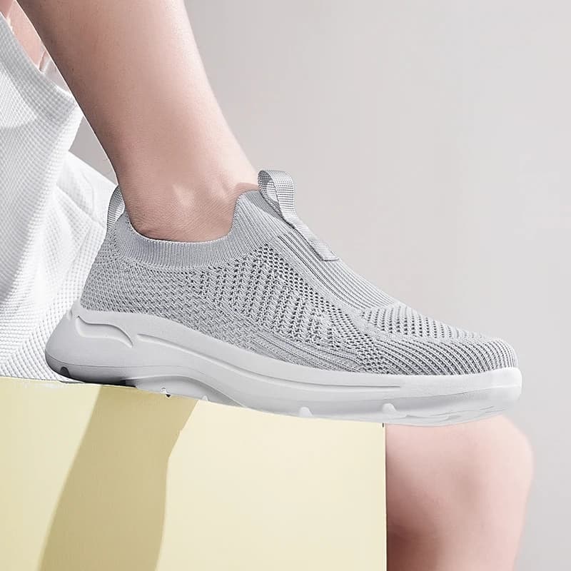 Scarpe Estive Casual da Uomo 2026 Traspiranti Leggere alla Moda Semplici per Camminata e Corsa Lenta all'Aperto, Scarpe Comode 39-48