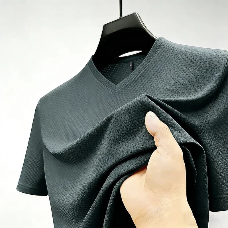 T-shirt Casual da Uomo 2026 in Seta Ghiaccio, Scollo a V, Manica Corta, Asciugatura Rapida, per Escursionismo e Uso Quotidiano