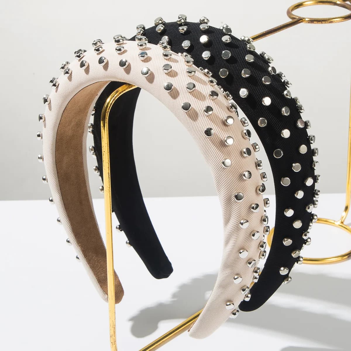 Fascia per capelli in spugna a corona alta, stile dolce e cool, con rivetti larghi, alla moda, versatile, accessori per capelli femminili in stile coreano.
