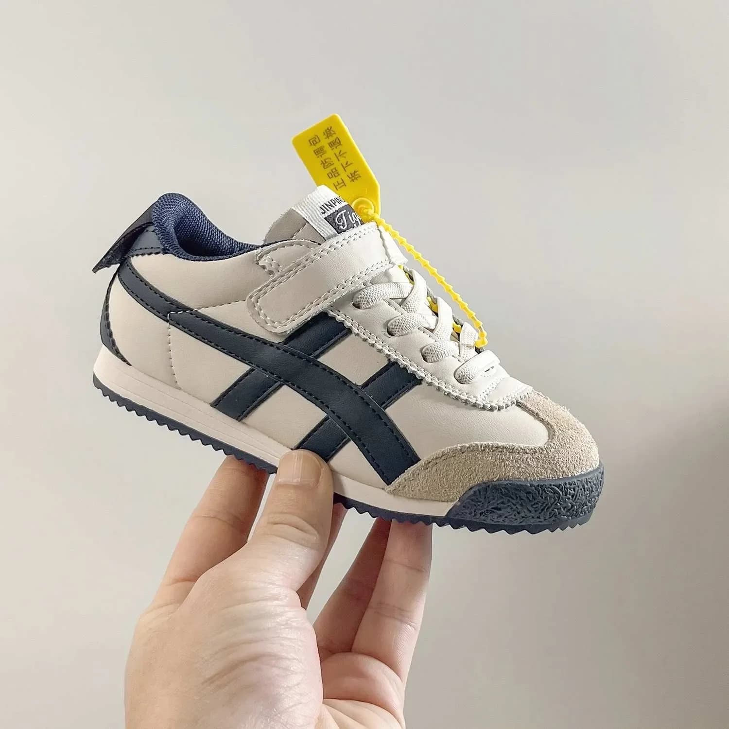 Scarpe Forrest Gump per bambini 2025 Nuove scarpe per bambini di marca alla moda per ragazzi Scarpe sportive casual per ragazze con suola morbida