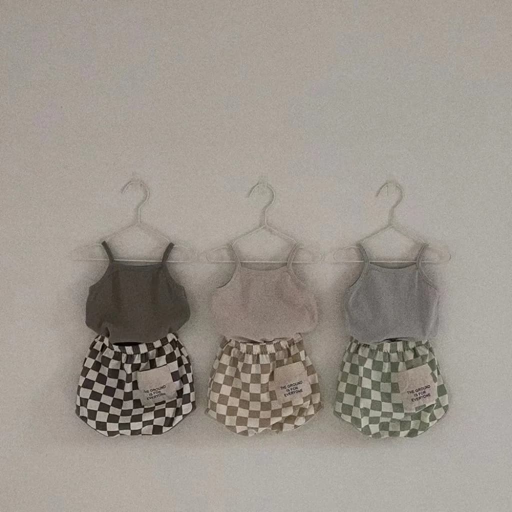 Completo Estivo 2026 Nuovo Set Abbigliamento Neonato Senza Maniche per Bambini e Bambine: Canotta Tinta Unita + Pantaloncini a Quadri, Completo 2 Pezzi in Cotone per Neonato/Bambino