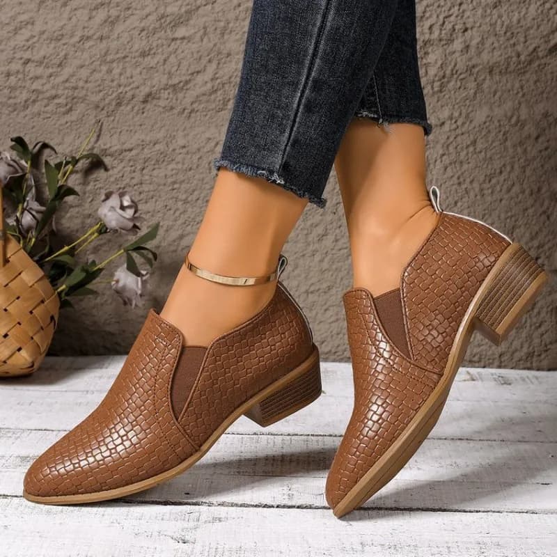Moccassini brief-on with thick heel of woman Beige Retro 2026 Spring Autumn New style Low shoes Comfortable large polyurethane 43