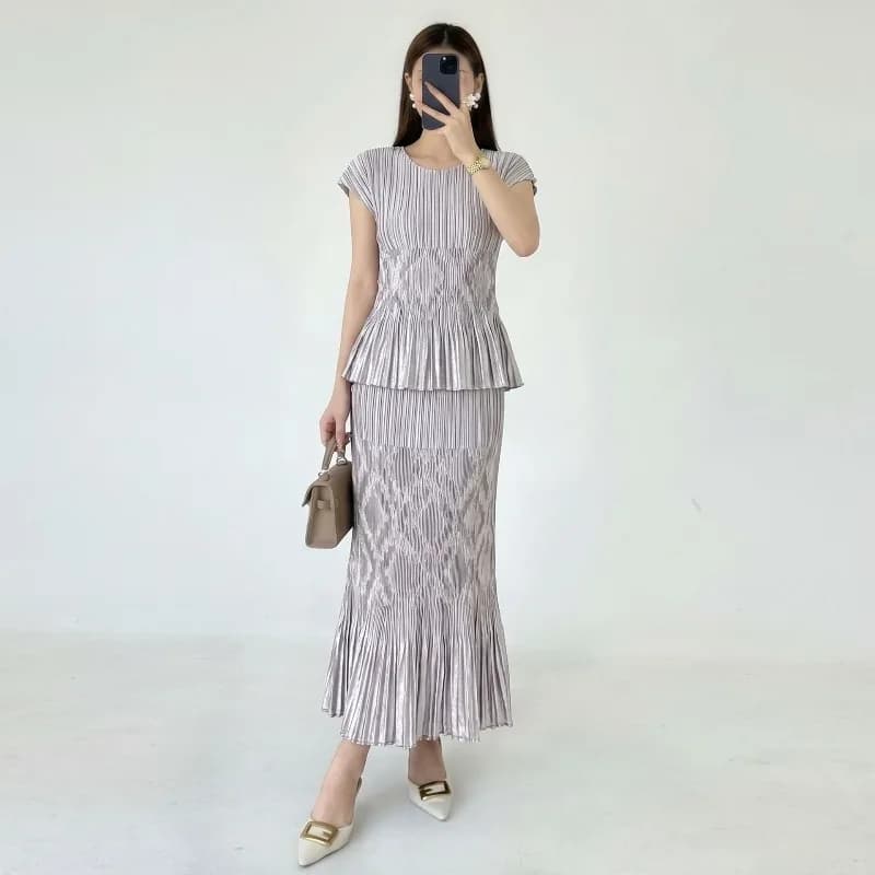 Original Miyake Pleated Skirt Set Unique Design Fishtail Skirt Set 2026 Summer Slim Fit T-Shirt Round Neck Sleeveless Two-Piece