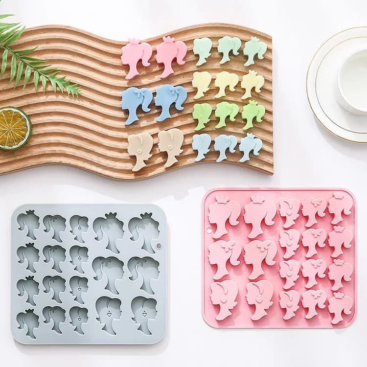 Stampo in silicone per ghiaccio, cioccolato e torte a tema principessa, 18 pezzi di diverse dimensioni.