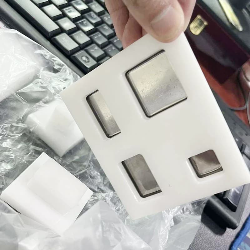 Stampo per Pressatura Cosmetica a 4 Fori, Personalizzato in Plastica Acrilica per Ombretto e Polvere