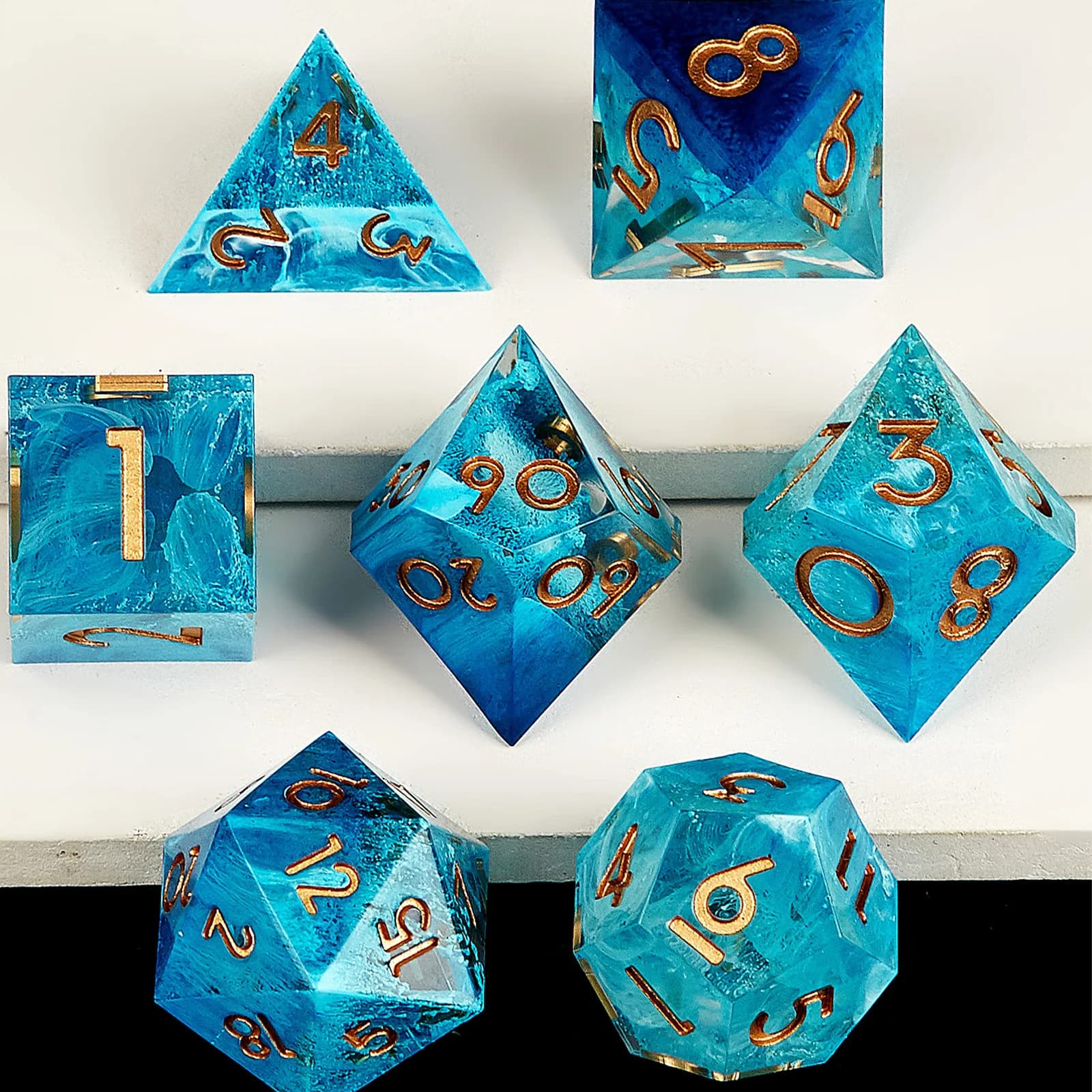 Set di dadi D&D - Dadi in resina con bordo affilato da 7 pezzi, dadi in oro blu per Dungeons & Dragons, perfetti per giochi di ruolo e tavolo