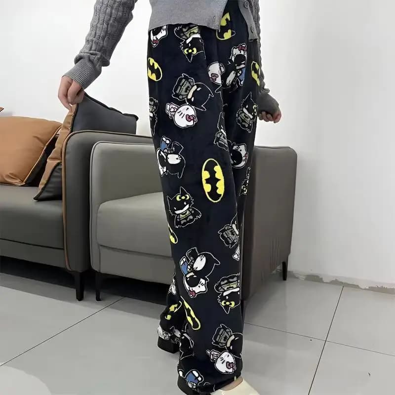 Nuovo Kawaii Y2k Autunno Hello Kitty Batman Pantaloni del pigiama Cartoon Hip Hop Ladies Caldo Casual Flanella Pantaloni carini Abbigliamento stile peluche