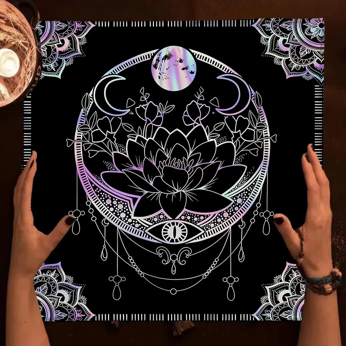 Tappetino per divinazione in tessuto per tarocchi Lotus Moon con tovaglia per altare con stampa All-Seeing Eye & Crescent per carte dei tarocchi Accesso al rituale Oracle