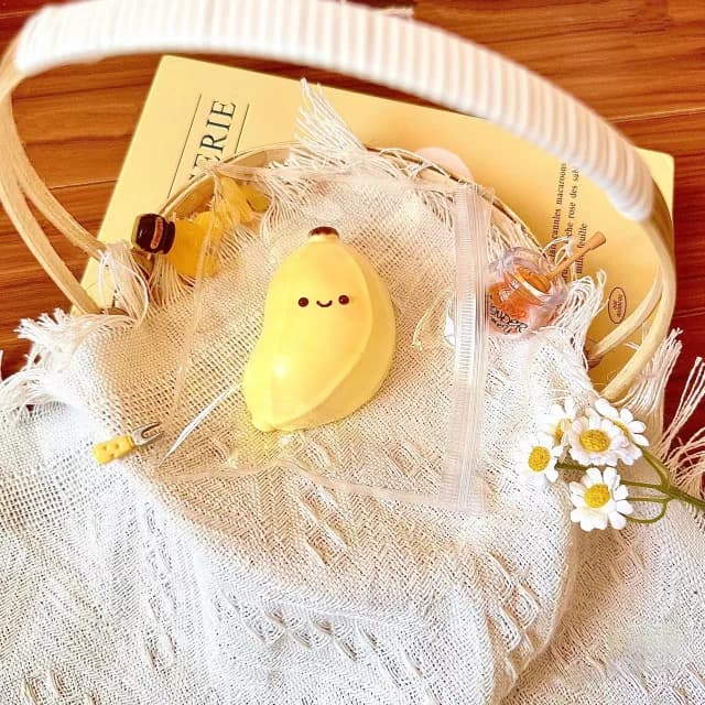 Giocattolo Squishy a Forma di Banana Kawaii, Morbido Giocattolo Antistress in TPR, Regalo Sorpresa in Scatola Cieca per Bambini