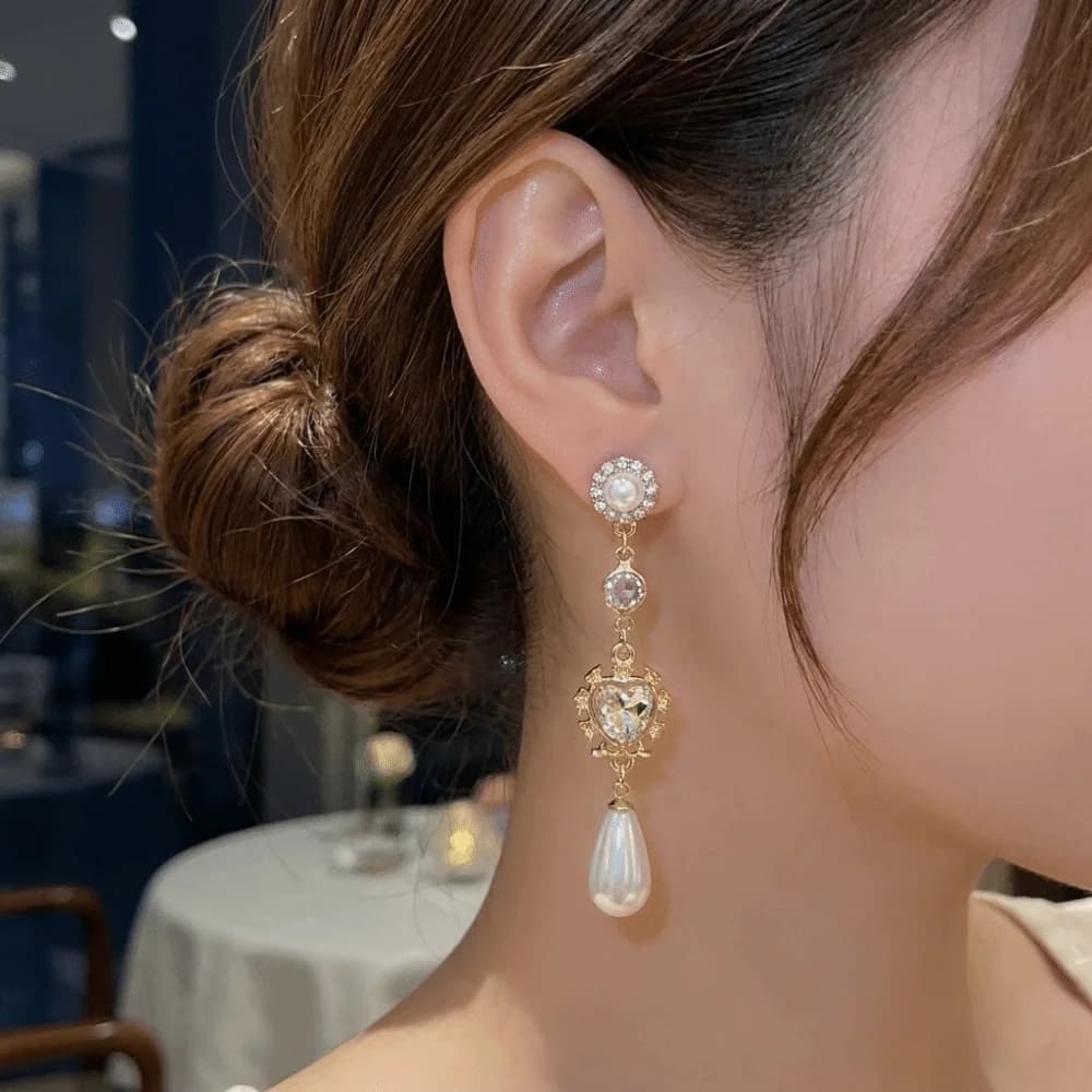 Luxury Alloy Teardrop Earrings Long Exaggerated Pearl Drop Earrings Gold Tone Rhinestone Dangle Earrings Dating