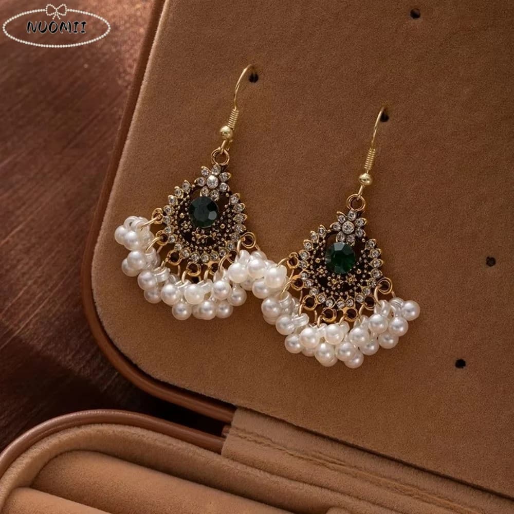 Orecchini Pendenti con Nappe e Perle Imitazione, Stile Etnico Bohemien, Accessori Esagerati con Gancio a Piercing