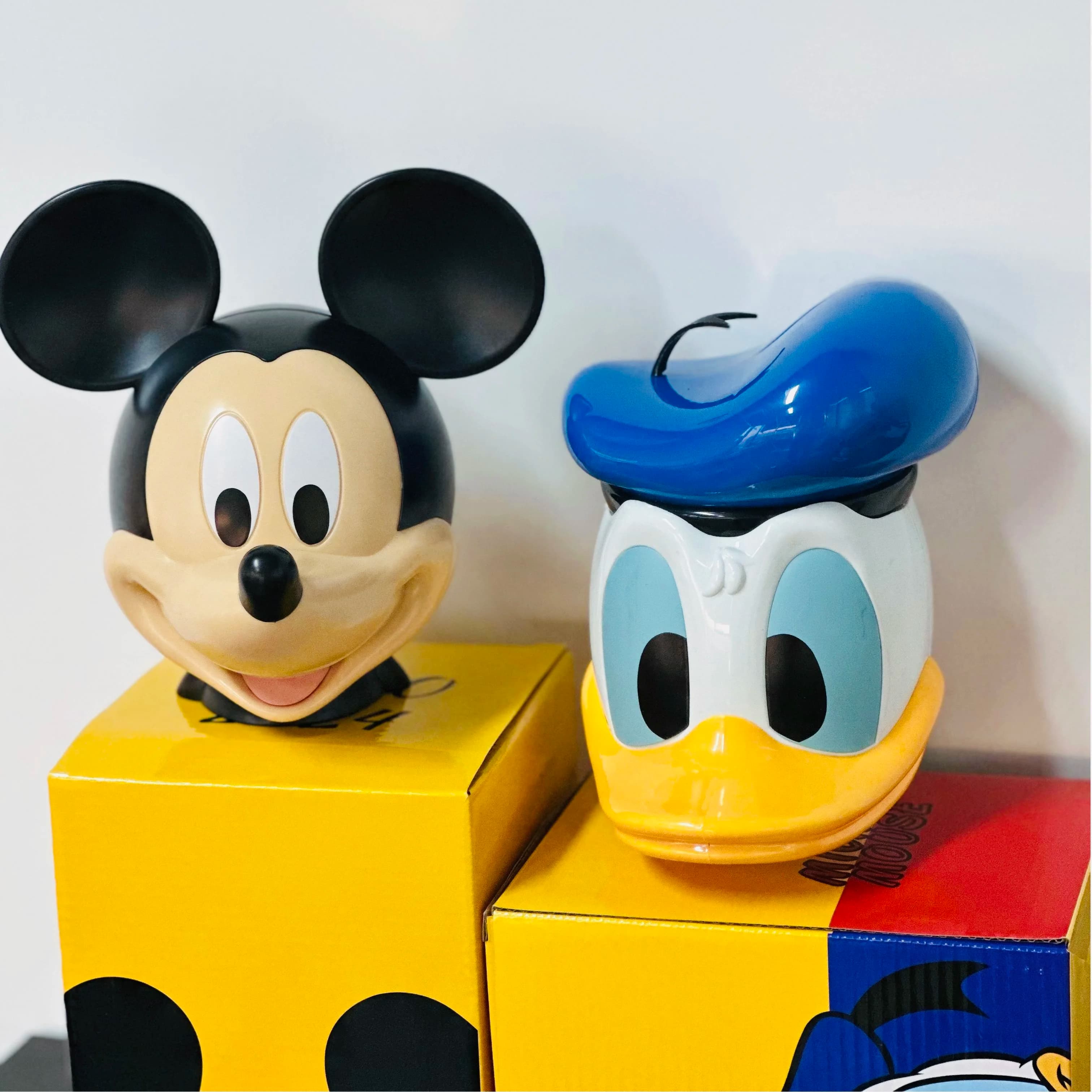 Disney Topolino Paperino Action Figure Modello Salvadanaio Anime Giocattoli per bambini Bambola di cartone animato Pentola di risparmio Decorazione regalo