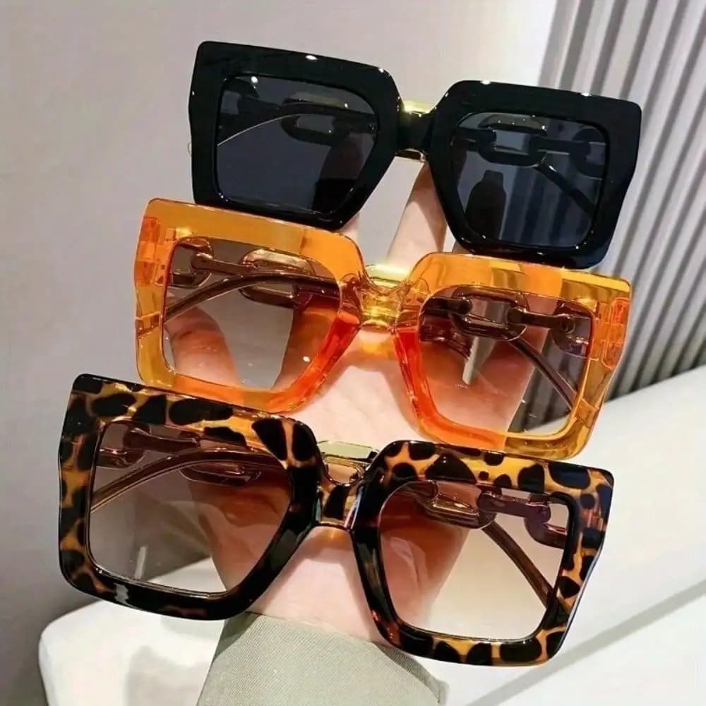 Women's retro square large-frame glasses, retro trendy and versatile accessories, a must-have fashion item for concave styling on vacation