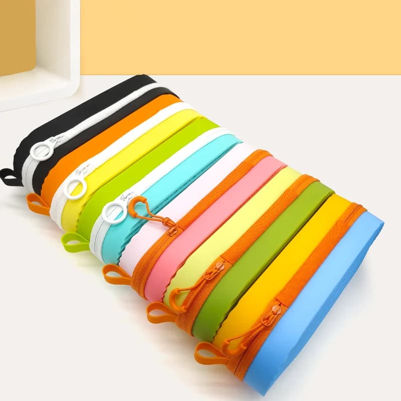 Swimming goggles for swimwear, silicone protective cases with large capacity eyeglass outlet hole