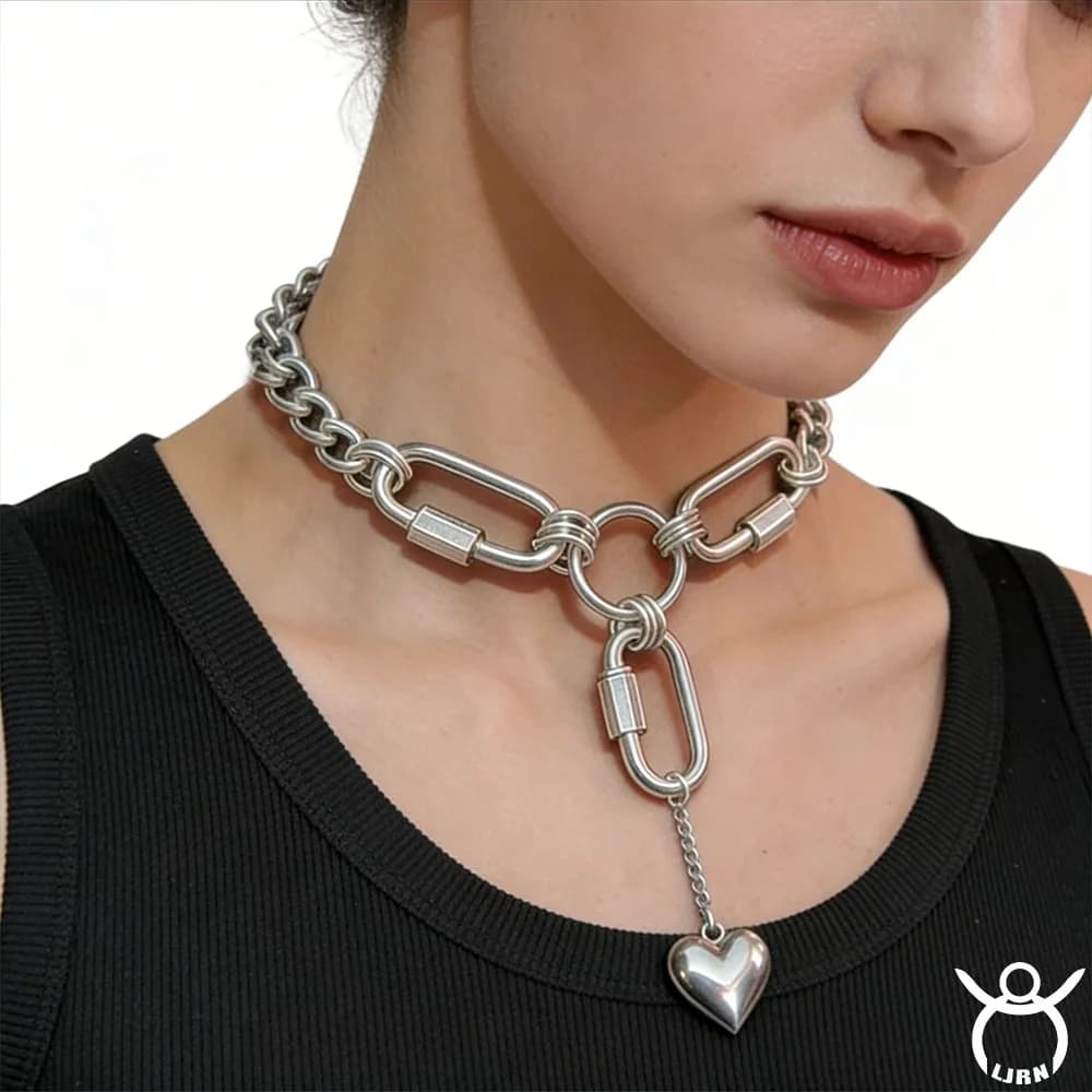 Nuova Collana Punk 2026 in Metallo Color Argento Unisex con Chiusura a Lucchetto a Cuore in Acciaio al Titanio, Accessorio da Collo Choker per Donna e Uomo, Gioielli