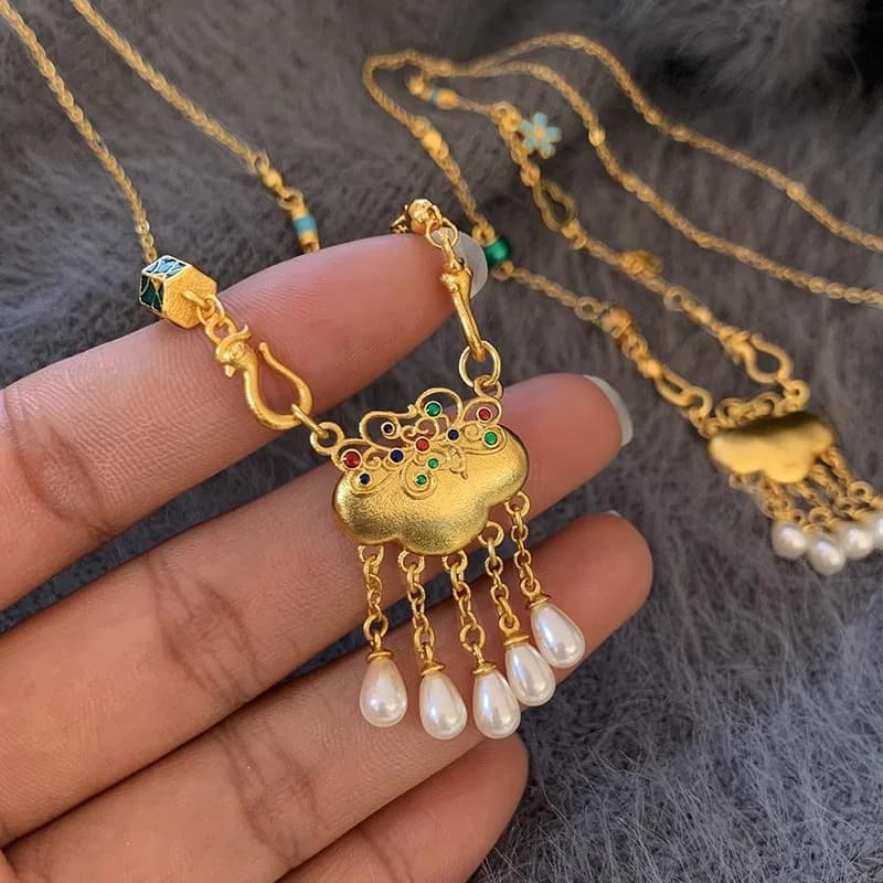Collana con lucchetto di sicurezza in sabbia antica in stile cinese per la catena di maglione di fascia alta di nicchia di lusso con pendente di perle da donna