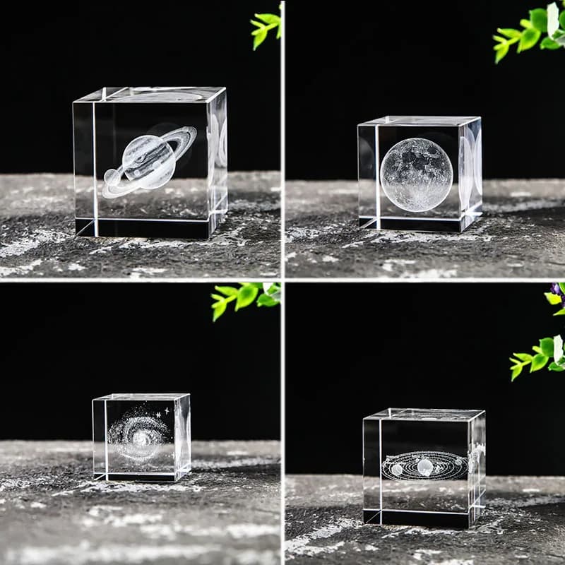 Figurina quadrata in cristallo Vetro 3D inciso al laser Cubo Astronomia Miniatura Terra Pianeta Galassia Ornamenti artigianali Globo Decorazioni per la casa