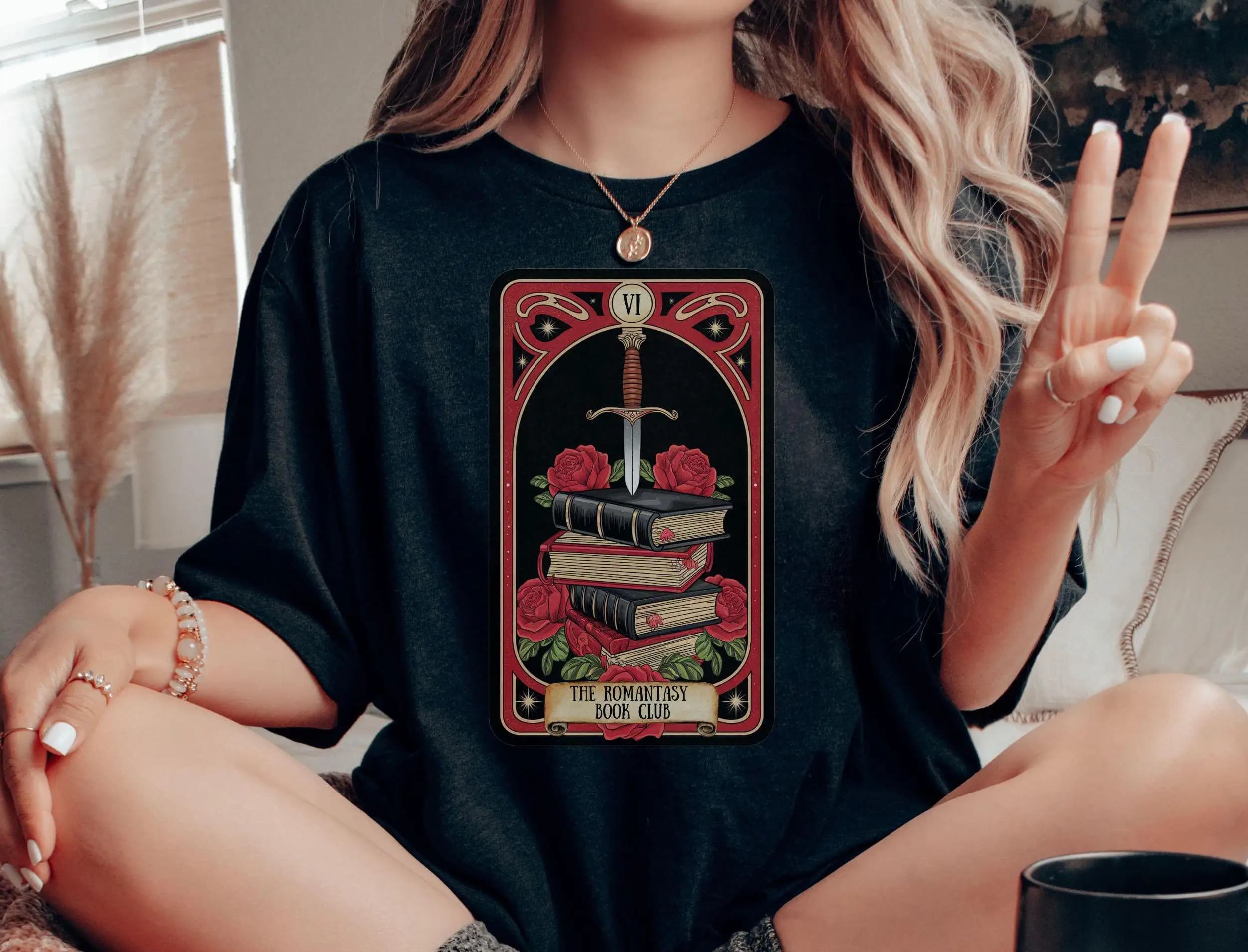 Romantasy Book Club T Shirt Tarot Card Libri Bookish Fantasy Romance Amante della lettura piccante