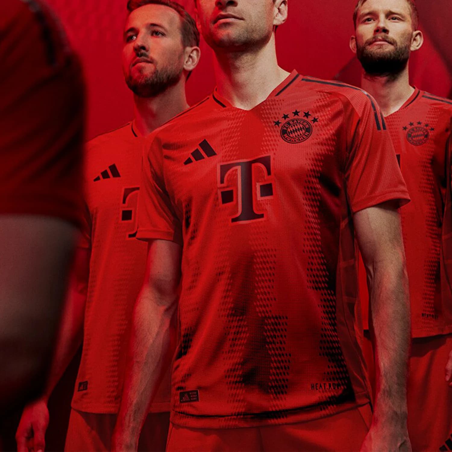 Maglia Ufficiale Adidas Versione Giocatore Bayern Manica Corta da Uomo JE9269
