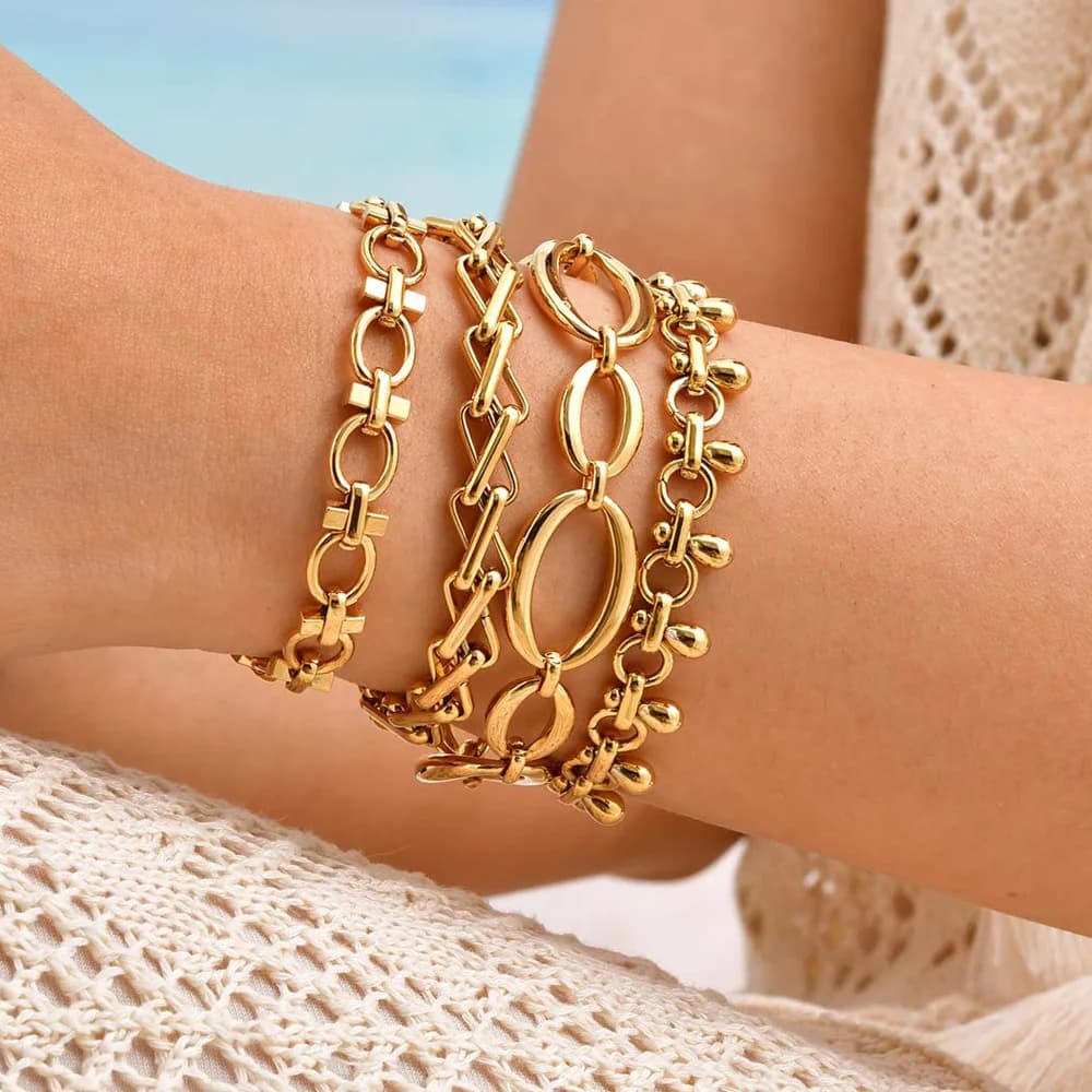 Elegante braccialetto da donna con zirconi cubici, catena a farfalla in acciaio inossidabile placcato oro 18 carati, set di gioielli per fidanzamento di nozze