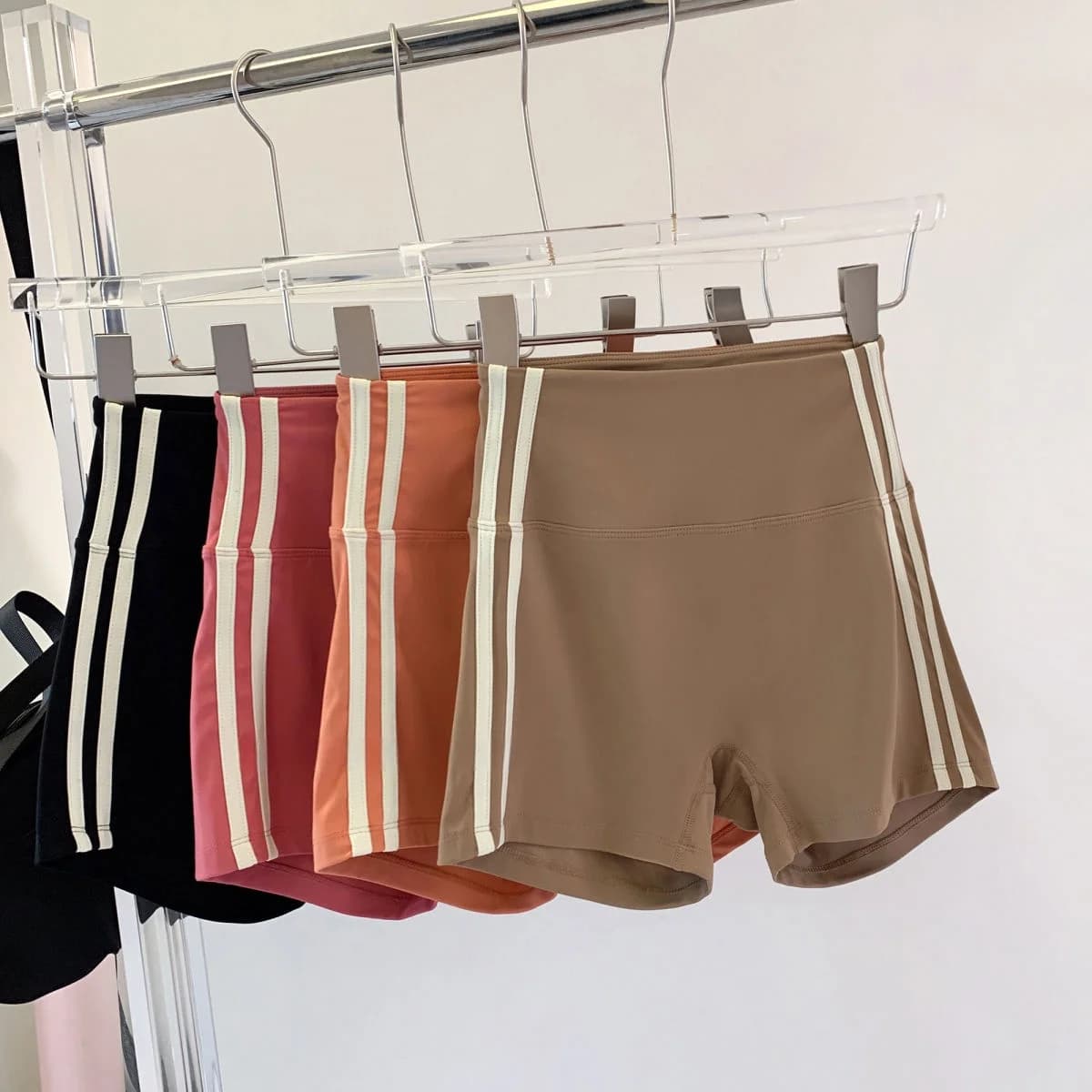 Contrast striped side cycling shorts Sports clothing Women's skinny biker shorts 2025 black shorts casual fitness summer