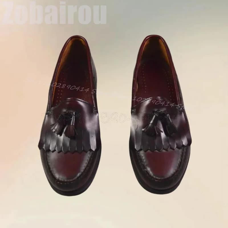 Mocassini con nappe con design a colori sfumati bordeaux Moda slip on scarpe da uomo di lusso fatte a mano per banchetti per feste da uomo scarpe casual