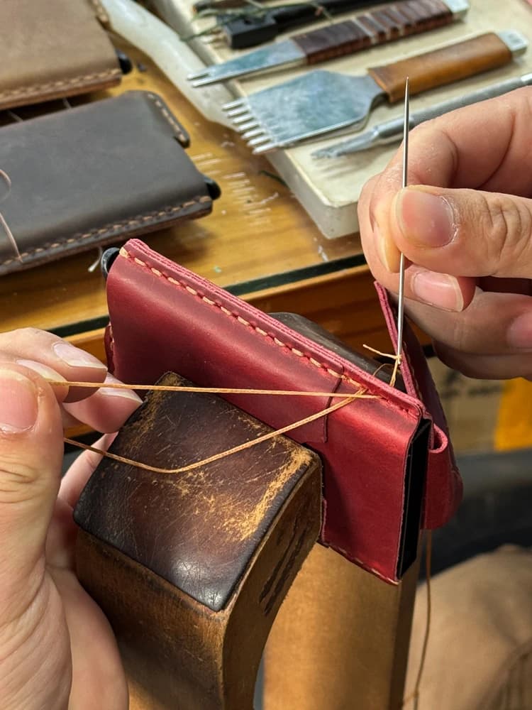 Portacarte Pop-Up Artigianale in Vera Pelle, Portafoglio Minimalista con Blocco RFID e Scomparto per Banconote