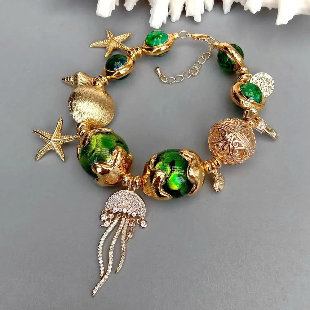 Y·YING Bracciale con perline con ciondoli placcati in oro con perle bianche in vetro di Murano verde Gioielli di moda fatti a mano