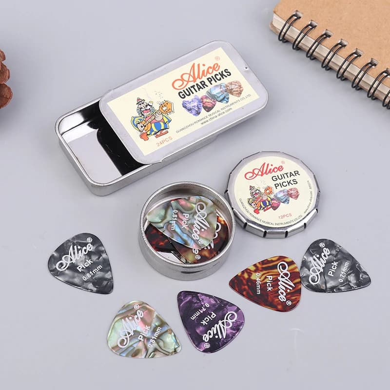 12/24 pezzi plettri per chitarra elettrica acustica plettri multifunzione in celluloide con scatola di raccolta plettri in metallo per gli amanti della chitarra