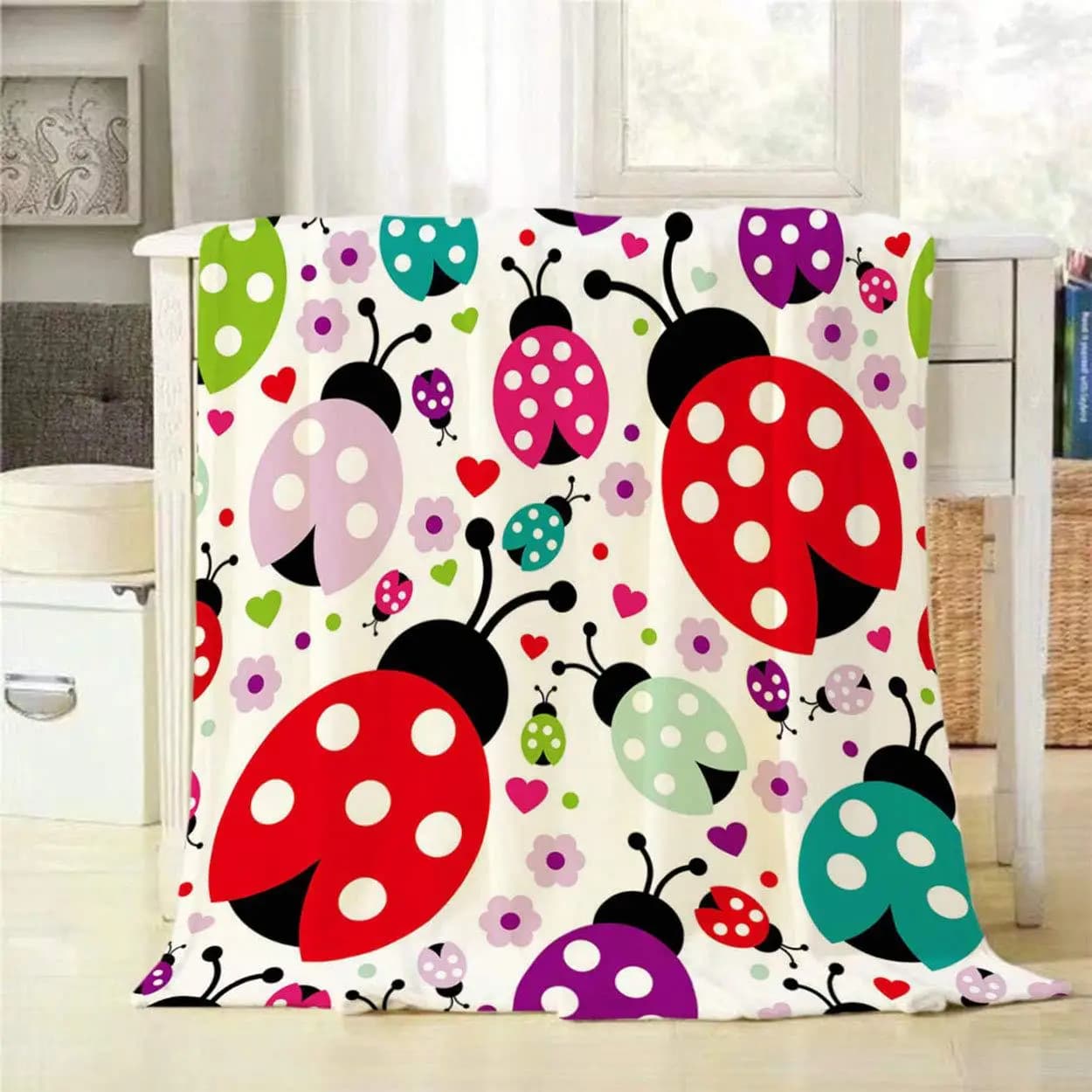 Coperta di copertura in flanella di velluto per camera da letto in poliestere stampato digitale a tema coccinella rossa Coperte morbide per divani in pile per letti