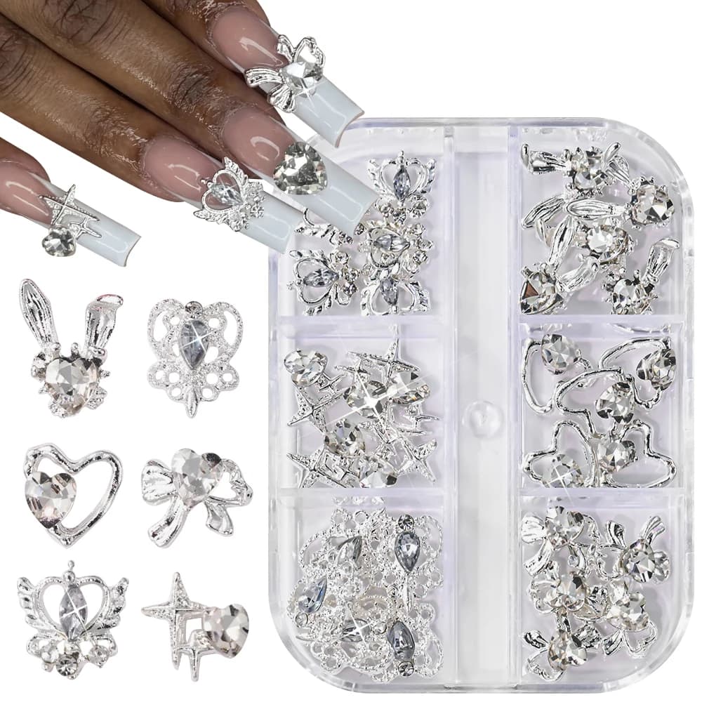 30 Pezzi Charm per Unghie 3D a Forma di Cuore Trasparente con Base Argento e Cristalli, Decorazioni per Nail Art, Gioielli per Manicure su Unghie Acriliche