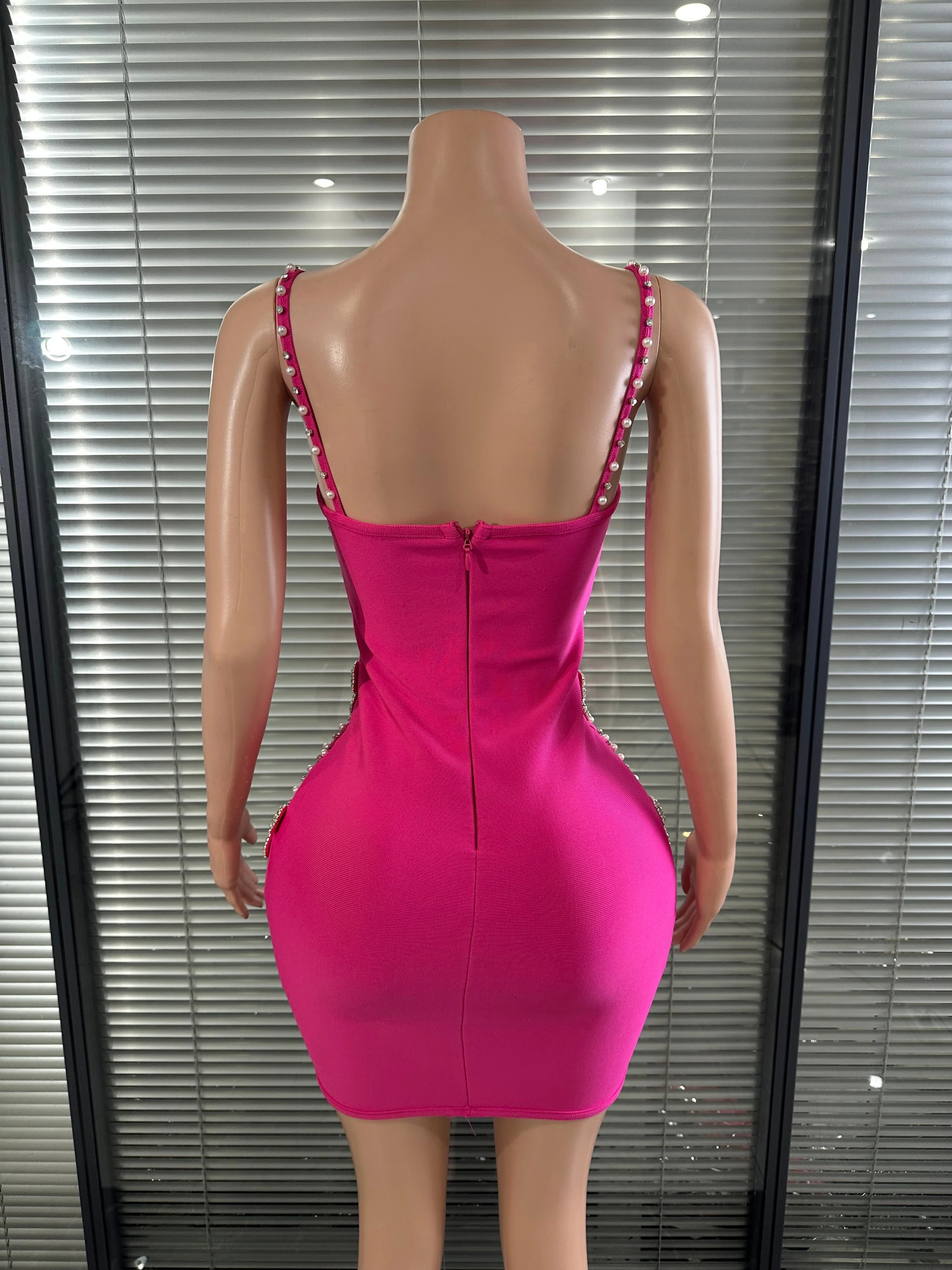 Abito Mini Aderente da Donna Rosa Caldo con Fiocco di Strass Opulento e Perline, Ideale per Feste di Compleanno, Cocktail e Serate in Discoteca