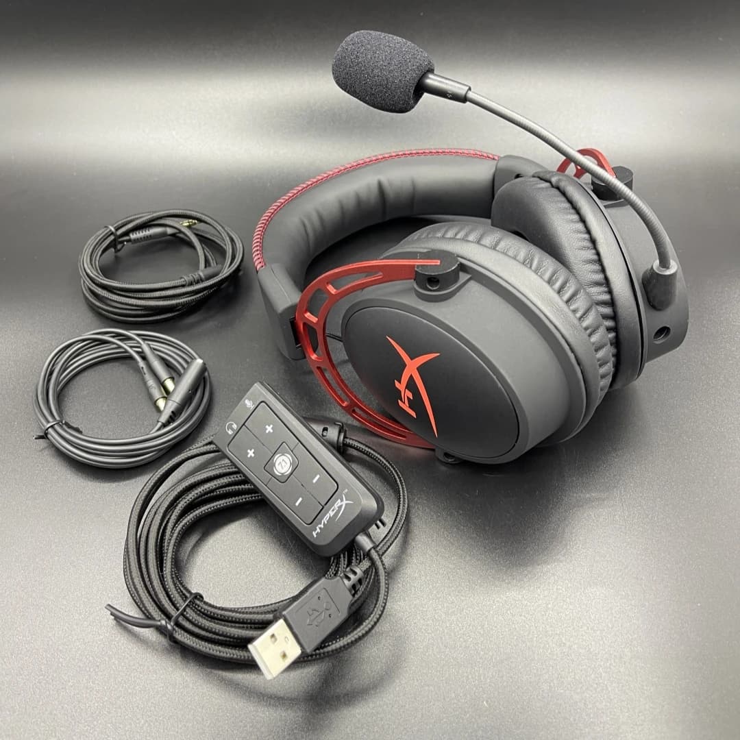 Hi-Fi 7.1 original HyperX Cloud II surround sound headphones used with mobile computer microphone