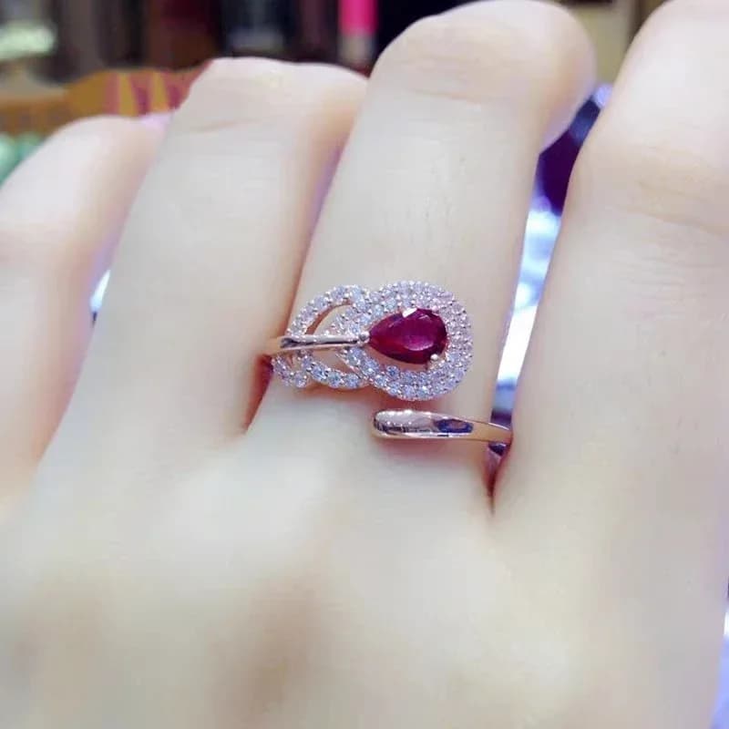 Rose Gold Plated Feather Ring for New Woman in Red Gem Inlaid Luxury Wedding Jewelry Lightly Creative Adjustable