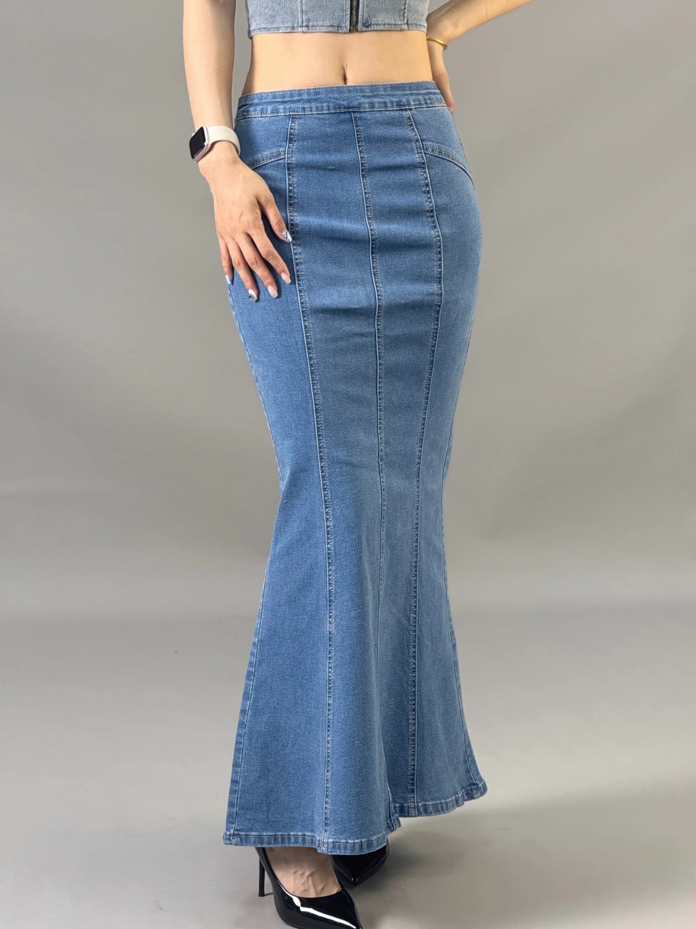 Gonna avvolgente per fianchi a coda di pesce in denim a vita alta da ragazza calda per le donne nel nuovo stile di abito lungo di design estivo 2025