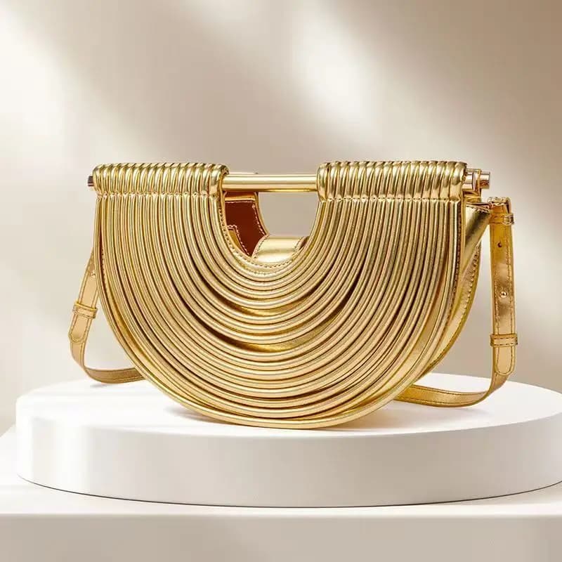 Borse per le donne 2026 Nuovo Oro di Lusso Del Progettista di Marca Luna Tessuti A Mano Noodle Borse In Pelle Tirata Hobo Argento Frizione Da Sera Chic
