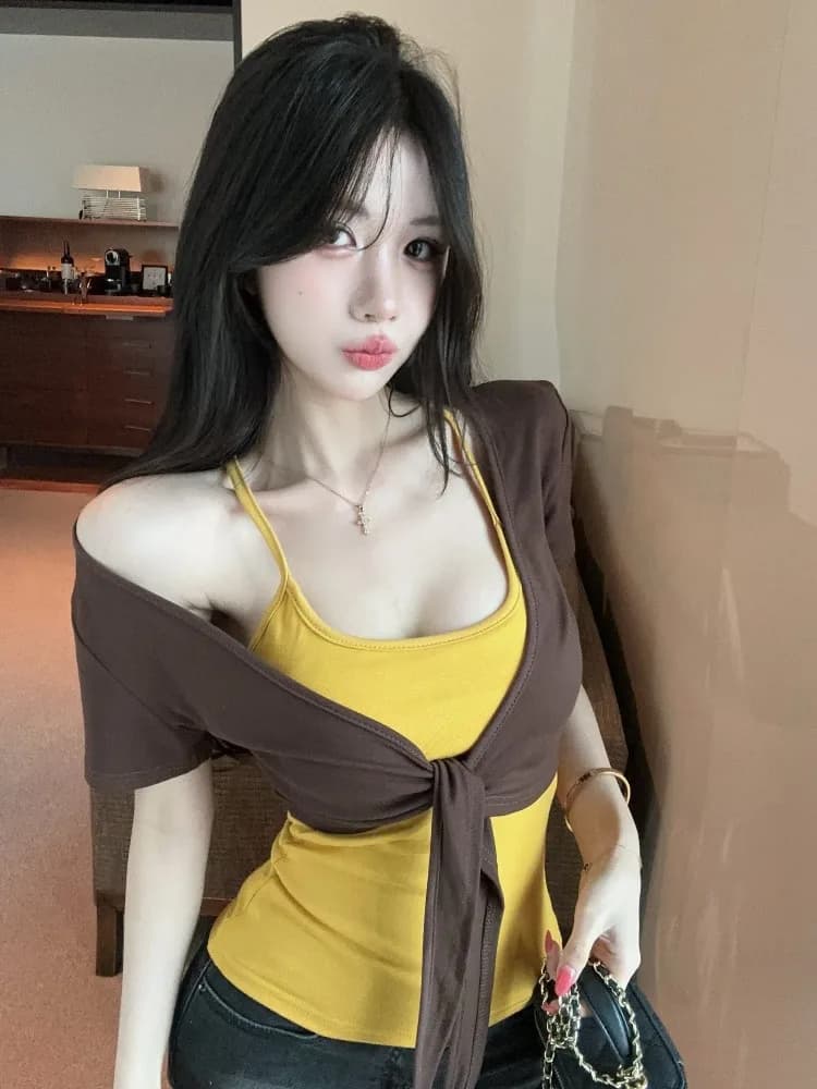 Retro Spicy Girl Design Versatile Short Sleeve Belted Slim Fit Cardigan Top Elastic Strap Tank Vest Two Piece Set Casual Style