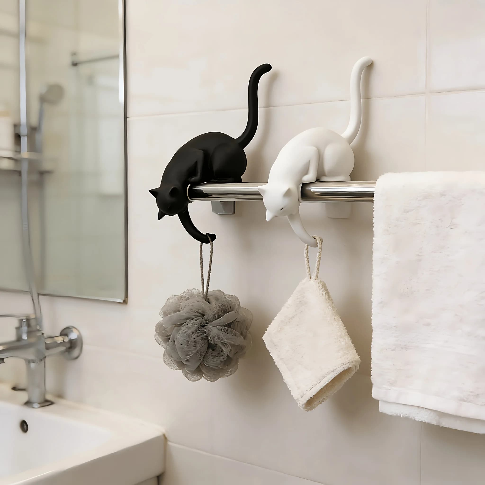Gancio da parete a forma di gatto, design gatto sospeso capovolto, simpatico organizer per chiavi, ciondoli e piccoli oggetti