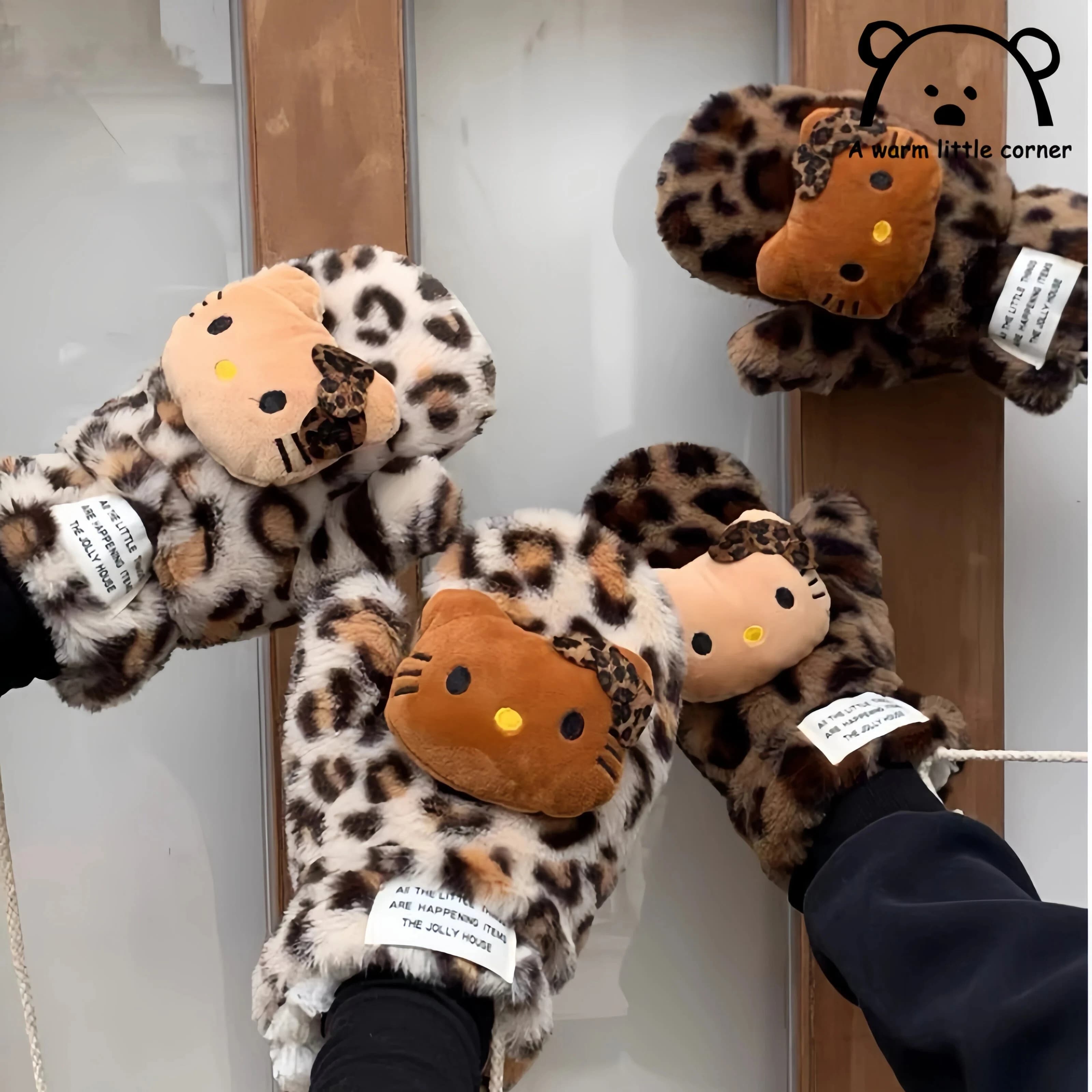 Guanti in peluche con gatto Kt con stampa leopardata per ragazze per tenere al caldo in inverno addensato per il ciclismo e mantenere caldo il regalo invernale per le ragazze