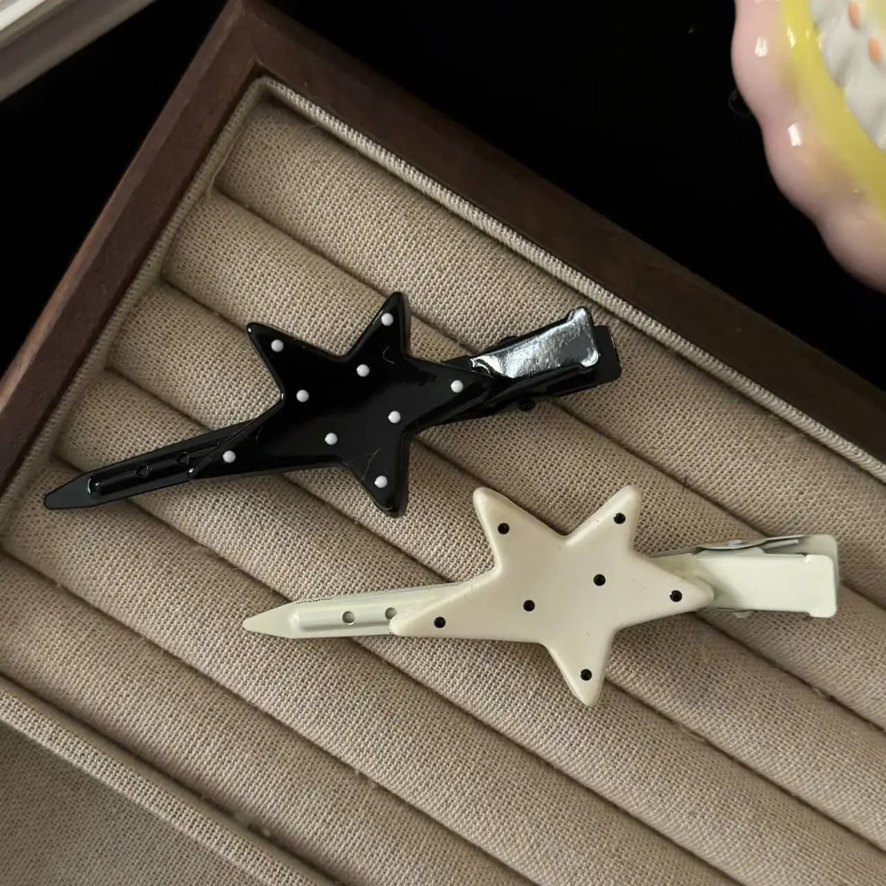 Set di fermagli per capelli Y2K a stella da donna, fermagli minimalisti in acrilico lucido con puntini, gioielli per capelli