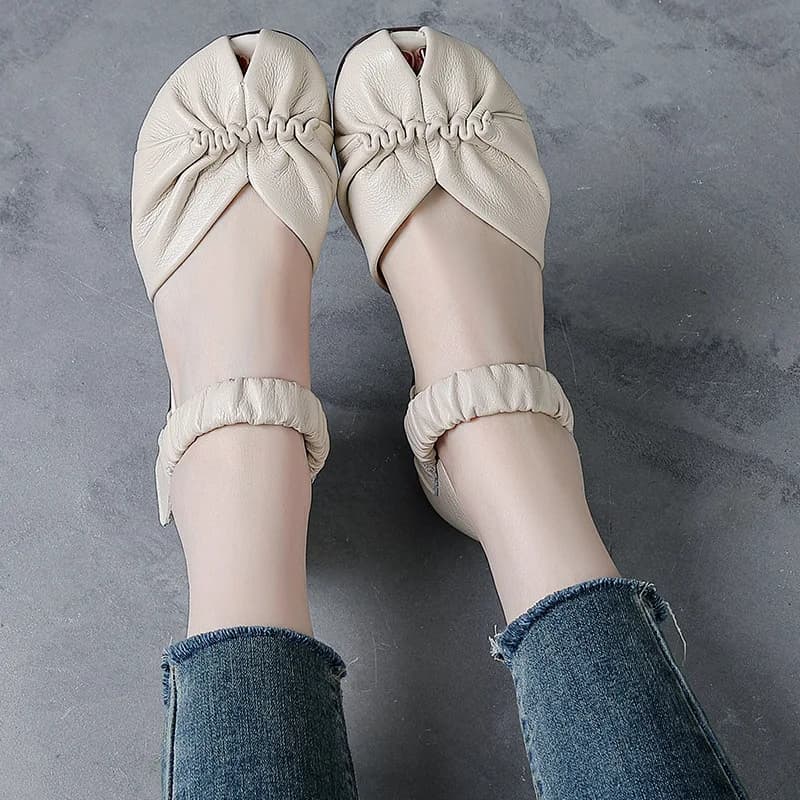 New Peep Toe Wrinkles Sandals Womens Genuine Leather Flats V Neck Shoes Elderly Woman Elastic Roman Sandals Mom Summer Shoes