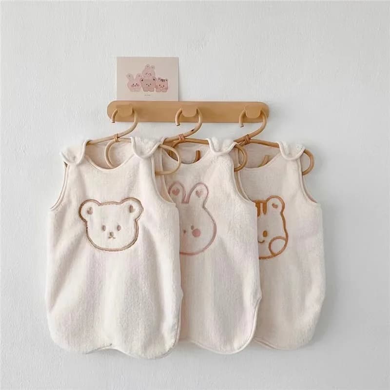 Kids winter fleece sleeveless sleeping vest, warm anti-shoe quilt, delicate on the skin, a must for children to sleep conono.