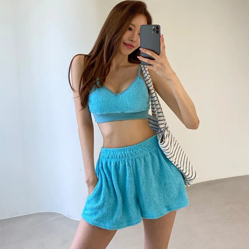 Costume da bagno due pezzi da donna conservatore, nuovo stile 2026, design sportivo, ideale per vacanze al mare, termico, bikini scollo a V con copricostume sul petto