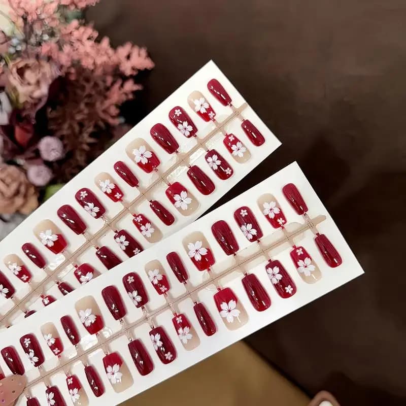 30 Pcs/Set Fake Nail Tips Red Flowers False Nails Matte Temperament Flowers Extended Nail Extensions Nail Art DIY
