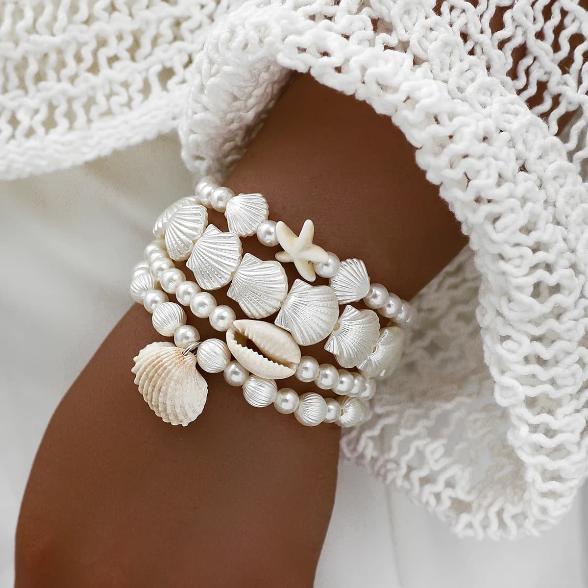 4 pz/set Bohemian Holiday Vento Conchiglia In Rilievo Stella Marina Perline di Riso Braccialetti di Perle Set Per Le Donne Regali di Gioielli Da Spiaggia