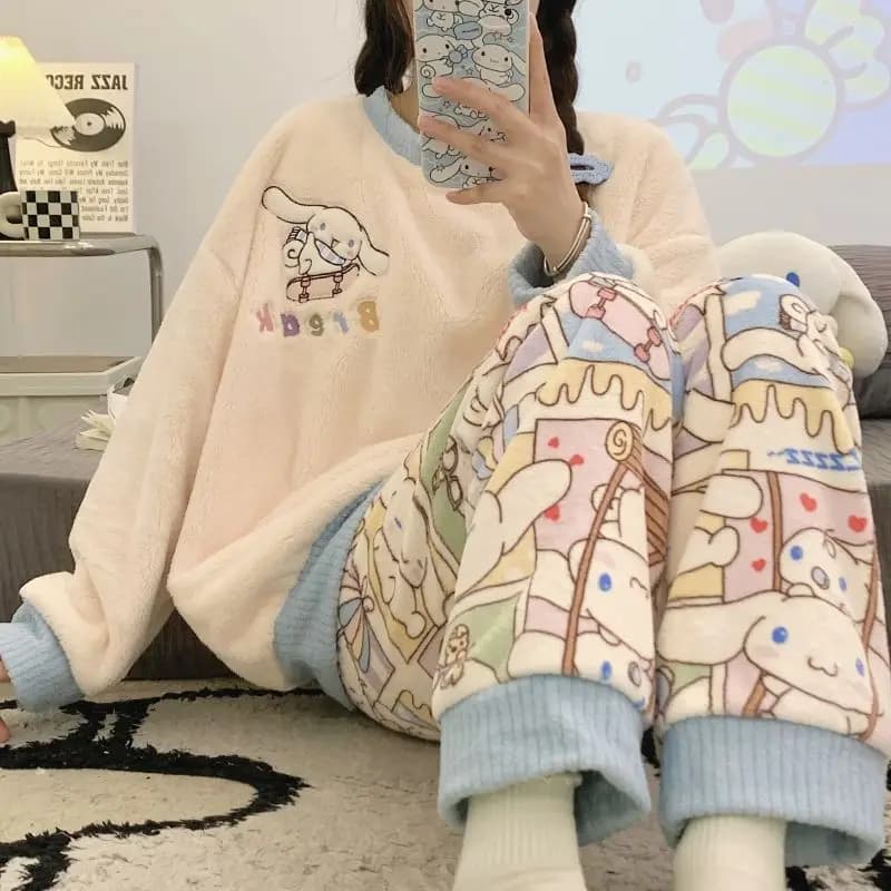 Hello Kittys Women's Pajamas Autumn Winter Sanrioed Kuromi Cinnamoroll Coral Velvet Home Clothing Thicken Warm Cartoon Sleepwear